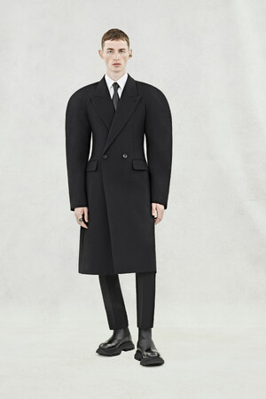 【Alexander McQueen】2024年メンズ春夏コレクション