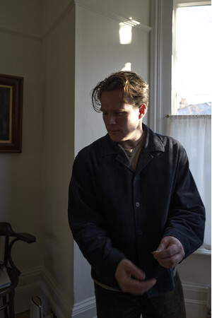 サム・スミスの大ヒット曲「Stay With Me」の共作者としてグラミー受賞のツーリスト（Tourist）が４月リリースのニューアルバムからメランコリックな新曲「Valentine」を発表