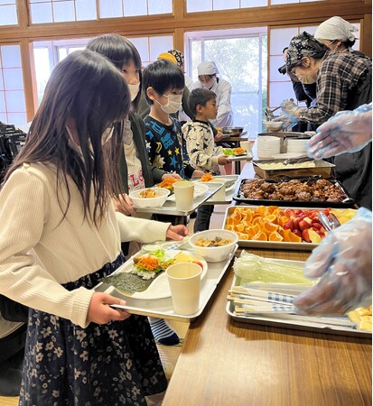 KFCは徳島県初となるフランチャイズ加盟店によるこども食堂等への食材提供支援を開始