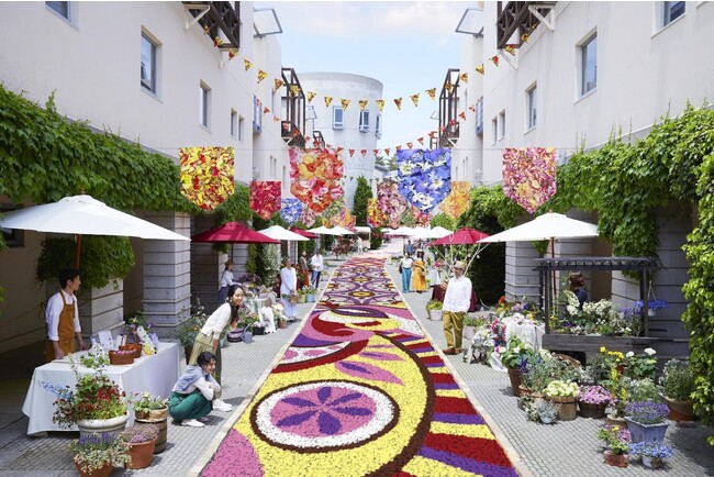 【星野リゾート　リゾナーレ八ヶ岳】20周年を迎える春の訪れを祝う祭典「回廊の花咲くリゾナーレ-20th-」開催｜期間：2024年4月27日～5月26日