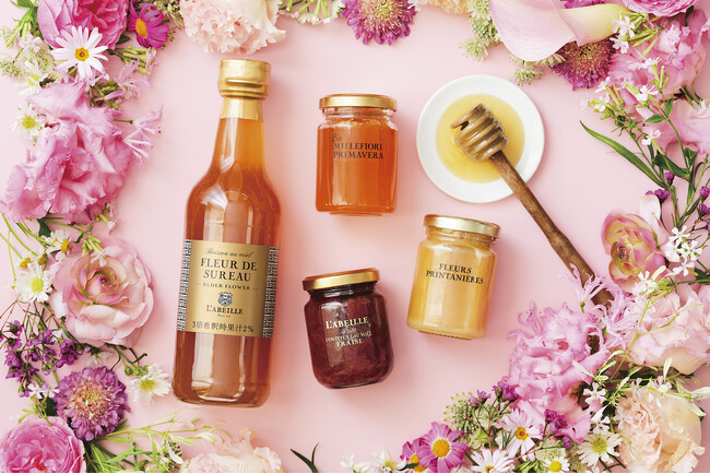 【L’ABEILLE】フランスから届いた春に咲く花々のはちみつやエルダーフラワーのはちみつドリンクが登場「春のギフト」