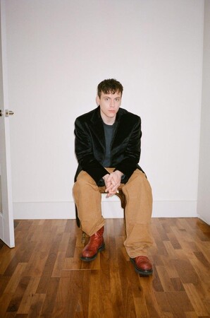 【Alexander McQueen】3月2日パリにて新クリエイティブ・ディレクター ショーン・マクギアーのデビューコレクションを発表