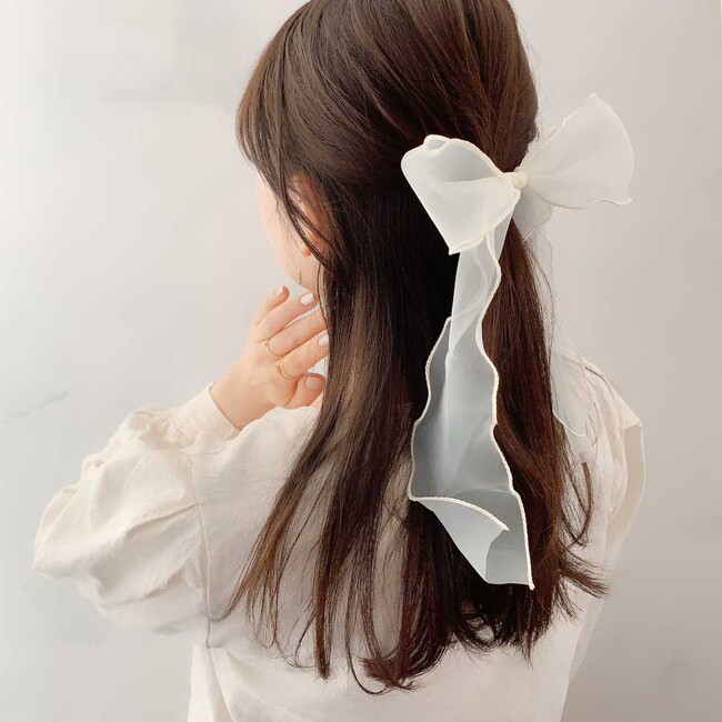 『春を彩る』ヘアアクセサリーが2/1(木)入荷しました。ハイクオリティなアクセサリーやファッション雑貨をプチプライスで販売しております。