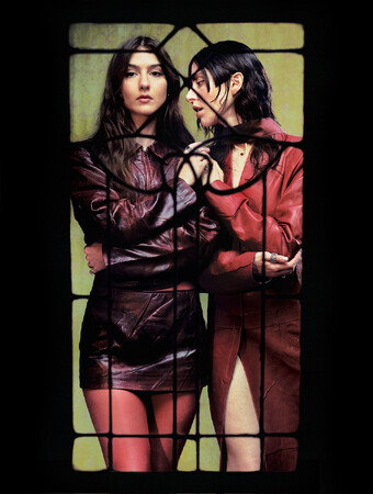 美麗アヴァン・ポップの最高峰キャロライン・ポラチェック、ポップ界に衝撃をもたらしたアルバム『Desire, I Want To Turn Into You』から1年、デラックス版のリリースを発表