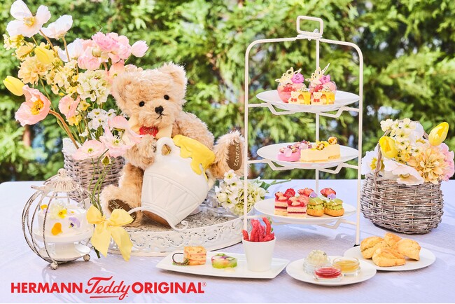 世界三大テディベア「ハーマンテディ」とのコラボレーション！春色満開の“くまスイーツ”『いちごとハチミツのアフタヌーンティー』2024年3月～4月、全国8か所の結婚式場で限定販売