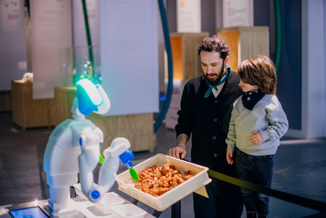 アールティ、人型協働ロボットFoodlyをイタリアで初公開。「ROBOTLAND展」現地からのレポートを紹介