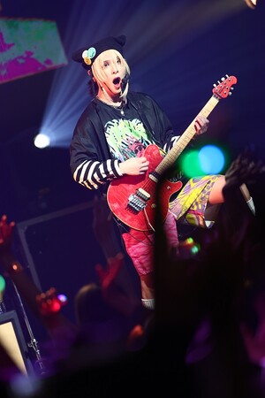 【ライブレポート】ビバラッシュ、ワンマンツアーを憧れの“Zepp”にて完遂！――「みんなの笑顔を守りたい」