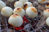 【里山暮らし体験】2月25日（日）小峰公園で「炭を熾す～七輪で焼き団子づくり～」を開催します！