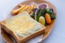 グリーンカレー風味のチーズトースト グリーンカレー風味のチーズトースト