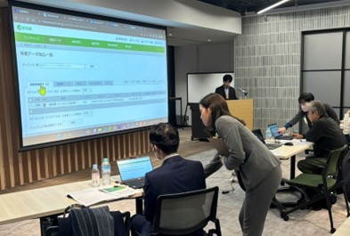 ラクス「楽楽シリーズ」×横浜銀行 地域企業に密着したDX推進を目指し新たな支援を開始