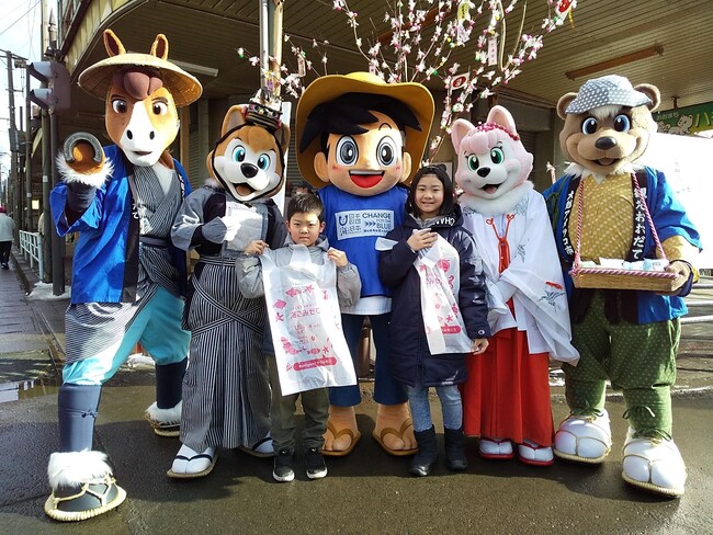 三平と共に拡がるあきたの海ごみゼロ活動の輪！小正月行事「大館アメッコ市」であきたの海ごみゼロ啓発活動を実施