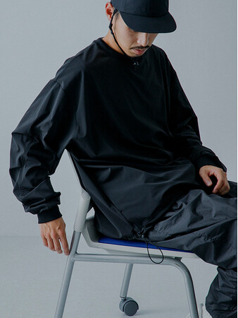 URBAN RESEARCH BUYERS SELECT（以下URBS）がUNTRACEに別注をしたストレッチスモックが発売！