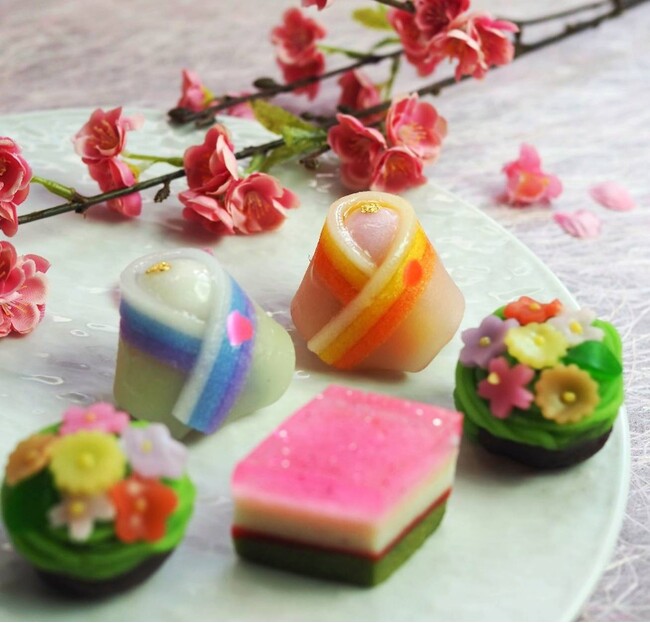目で見て食べて楽しむ、ひな祭りの上生菓子セット『雛飾り』5個入りが店舗とオンラインで数量限定発売