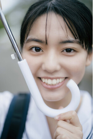 松島かのん1st写真集(4月1日発売)のタイトル決定&先行カット公開!