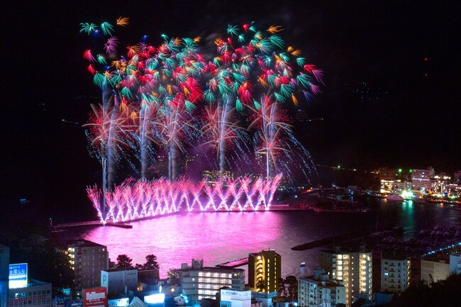 【熱海海上花火大会】3月は20日（水祝）特等席確約の送迎付きプランの販売中！次回開催は4月13日（土）