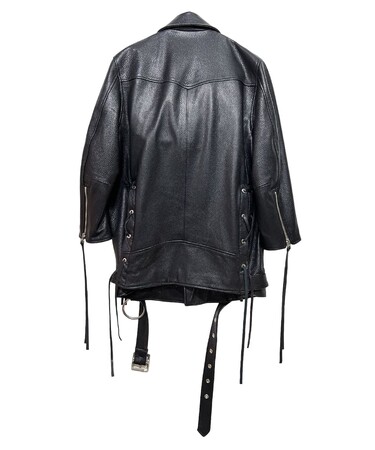 DIET BUTCHER直営店舗のDB&BARとROYAL FLASHの一部店舗限定で、数量限定ライダースジャケットを発売。