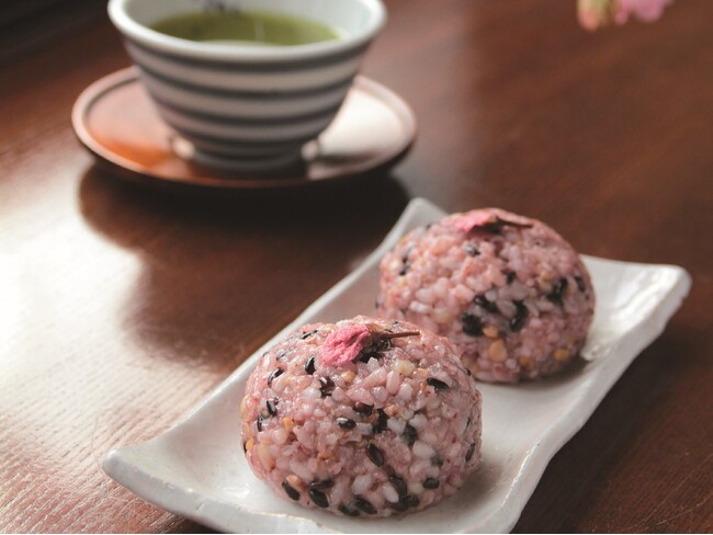 【春のお彼岸】船橋屋一部店舗にてふっくら美味しい「さくらの六穀おはぎ」を3月17日～3月20日の4日間限定販売。