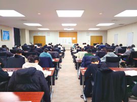 会場受験の様子 会場受験の様子