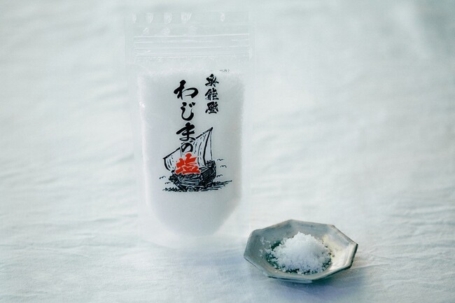 石川県・輪島『出張輪島朝市』再開支援チャリティー特別企画「わじまの海塩」を守り続ける・中道 肇氏を迎えたチャリティートークセッションを東京・下北沢で開催