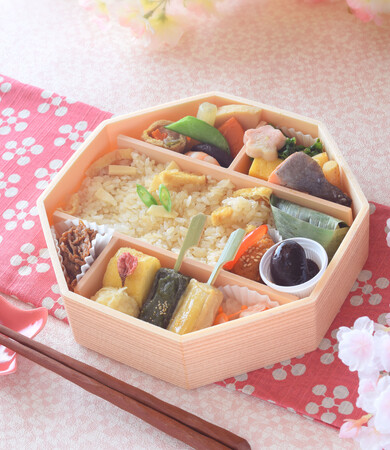 【梅の花テイクアウトショップ】お花見の季節の行楽に「春の行楽弁当」 期間限定販売!