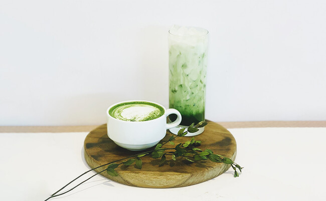 【マリブファーム 逗子マリーナ】で限定ドリンク「抹茶ラテ」を3月31日まで販売中。