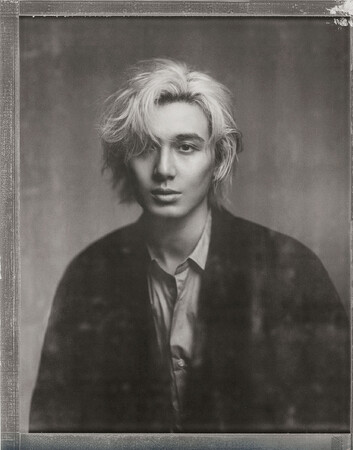 藤井 風がJ-WAVEに生出演！ 別所哲也のラジオで新曲「満ちてゆく」制作エピソードや近況をトーク！リスナーから感想も大募集