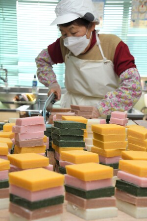 【岐阜県高山市】～春はもうすぐ～「5色のひし餅づくり」始まる！