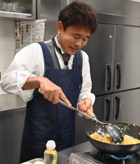 浜田雅功さんが認めた“伝説級”の逸品をくら寿司で再現しご提供！「浜田チャーハン」販売決定
―3月22日（金）から期間・数量限定で販売―