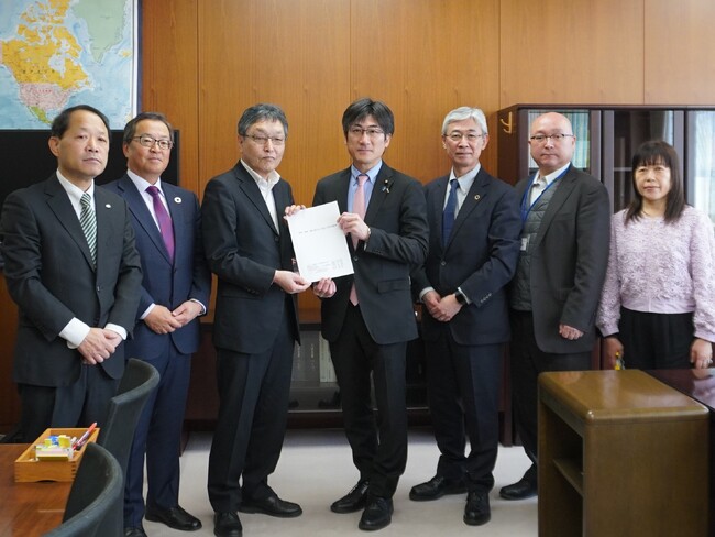 「食料・農業・農村基本法」改正へ提言 代表が舞立政務官を訪問