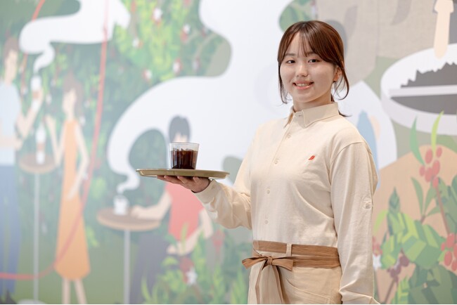 【株式会社ダイイチ】ネスカフェ原宿の新ユニフォームを製作　使用後の紙資源や未利用の間伐材をアップサイクルした紙糸「TSUMUGI」を使用した生地を採用