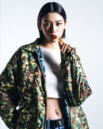 A BATHING APE(R) x READYMADE