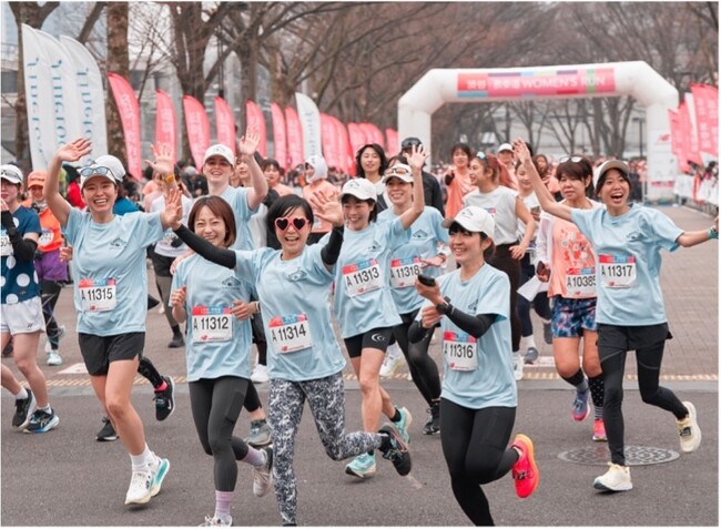 「第14回渋谷・表参道Women’s Run」に初参加!約5,000人のランナーへ”アラスカ産天然紅鮭”の魅力を訴求
