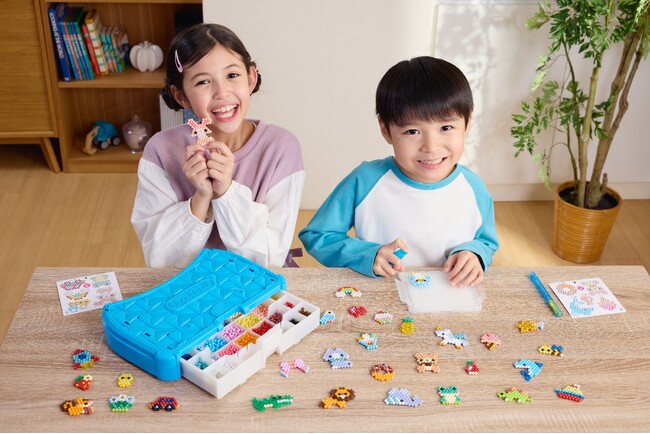 お水でくっつくふしぎなビーズ「アクアビーズ」がおかげさまで20周年　20周年プロジェクト「アートなビーズ　アクアビーズ」始動