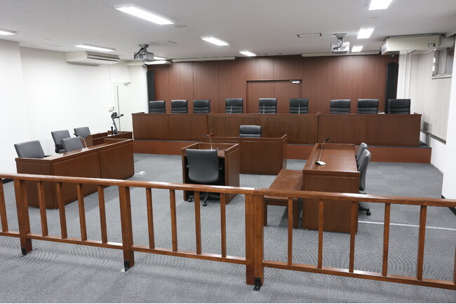 学部在籍中の司法試験合格者のニーズに対応 明治大学法学部が3年次早期卒業制度の対象者を拡大