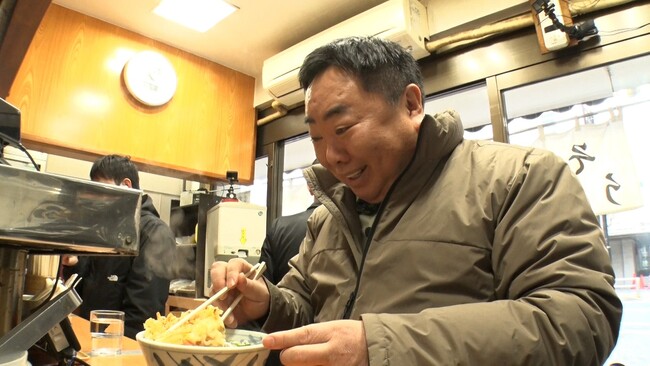 「ドランク塚地のふらっと立ち食いそば」　レギュラー放送開始から2年目に突入！　東京屈指の“かき揚げ”登場！その厚みは植木鉢サイズ！？
