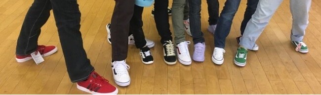 津山市の児童養護施設の子供たちに新年度のお祝いとして「靴」と「書籍」をプレゼント～活動開始から22年目～