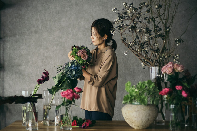 【母の日.me】母の日ギフト「プリザーブドフラワー部門」において、お母さんへの大切な想いをお花で表現するフラワーデザイナー「大谷裕佳」氏が、公式アンバサダーに就任しました。