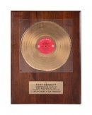 "I Left My Heart in San Francisco" record award　(C)Julien's Auctions