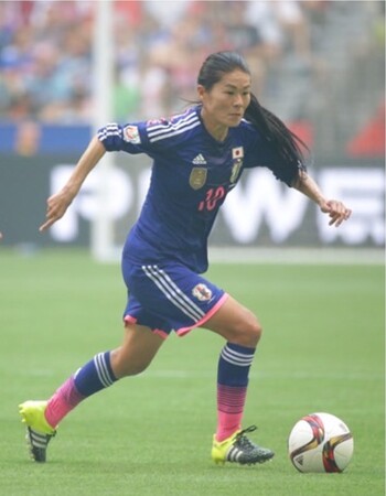 渋谷肉横丁で、スタートアップを目指す社会人・学生向けに、元サッカー女子日本代表の澤穂希さんを招いた講演会を開催します。