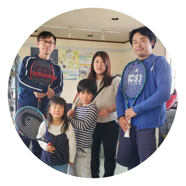 あたたかい春の休日に楽しく親子の思い出作り！地域の恒例イベント なかよし親子テニス春休み無料体験会は今年も好評のうちに終了