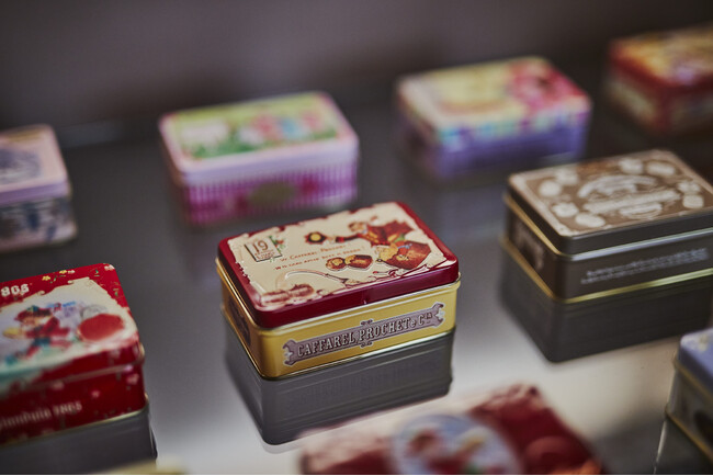 フェリシモ チョコレート ミュージアムにてイタリア老舗チョコレートブランド「カファレル」のパッケージ展を開催