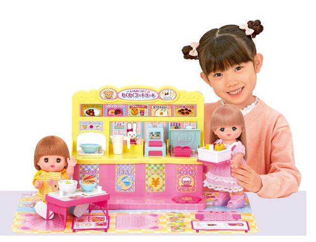 メルちゃんがフードコートでおしょくじできる「たべものいっぱい!わくわくフードコート」が新登場!
