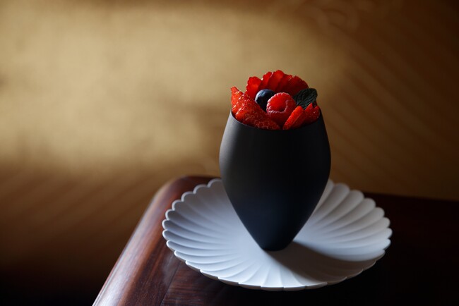 【デザートカフェ長楽館】パティシエが本気で創ったあんみつ。和洋の食材を巧みに組み合わせた『パフェ ジャポネ』、2024年4月11日(木)より期間限定提供。