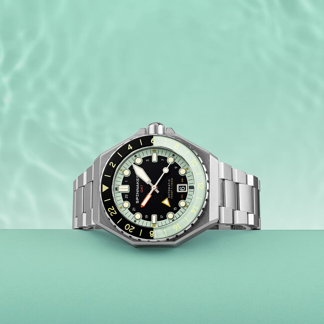 イタリア発腕時計ブランド「SPINNAKER」から、300M防水の機械式GMTダイバーズウォッチ「DUMAS GMT AUTOMATIC」が誕生。