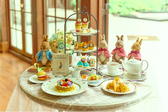 【白金台】『ピーターラビット(TM) アフタヌーンティー ~in Classic Garden~』“ピーターラビット(TM)”の絵本の中に入り込んだような世界観を楽しむ遊び心溢れるコラボレーションスイーツが登場