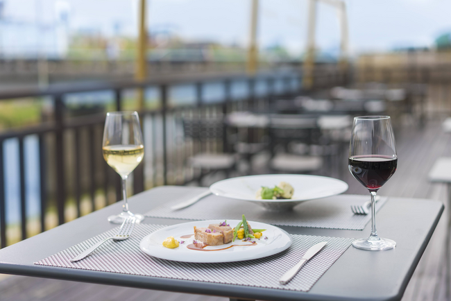 【HOTEL VMG RESORT KYOTO】京の夏の風物詩「川床」を愉しめるディナープランを期間限定で販売開始
