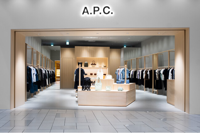 ＜A.P.C.＞2024年4月25日A.P.C. SHONAN、テラスモール湘南にオープン