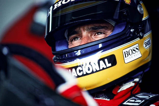 アイルトン・セナ没後30年のプレミアム写真集『Ayrton』を5月31日に発売