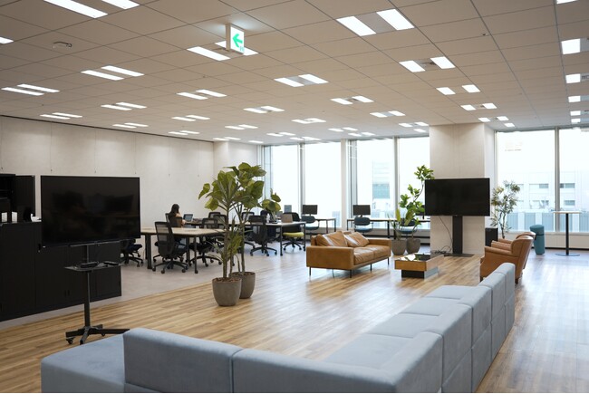 UPWARD、創造性を引き出すハイブリッドワーク拠点として、本社オフィスを移転