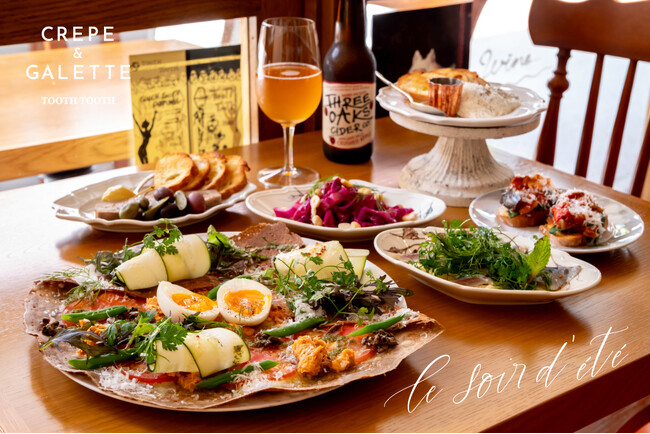 まるでパリの街角。クレープとガレットの専門店「CREPE & GALETTE TOOTH TOOTH」で2024年5月16日（木）より、初夏の新作ガレットとデリカテッセンを楽しむコースが新登場！